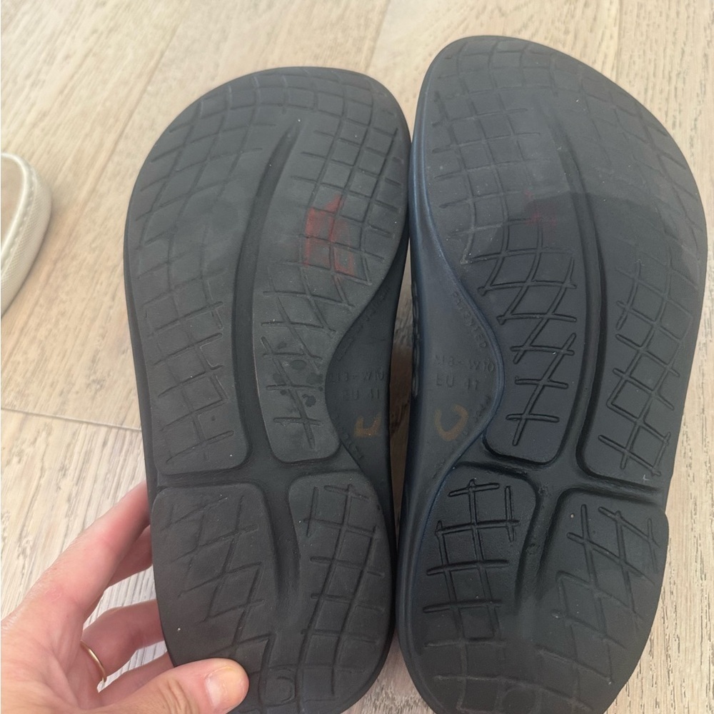 OOFOS WOMEN'S OOAHH SLIDE SANDAL - BLACK SIZE 10 - Picture 4 of 4